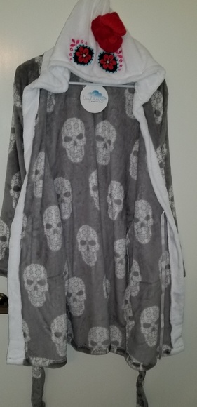 Sugar Skull Hooded Robe - Picture 5 of 6